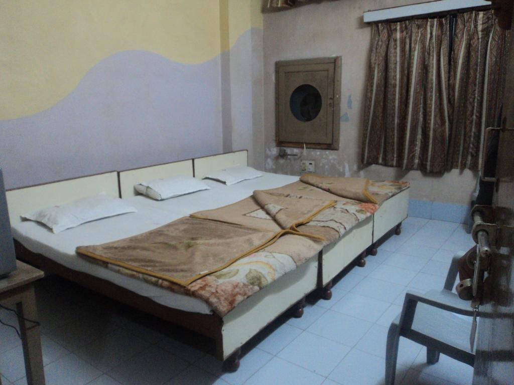 Hotel Jyoti Varanasi Esterno foto