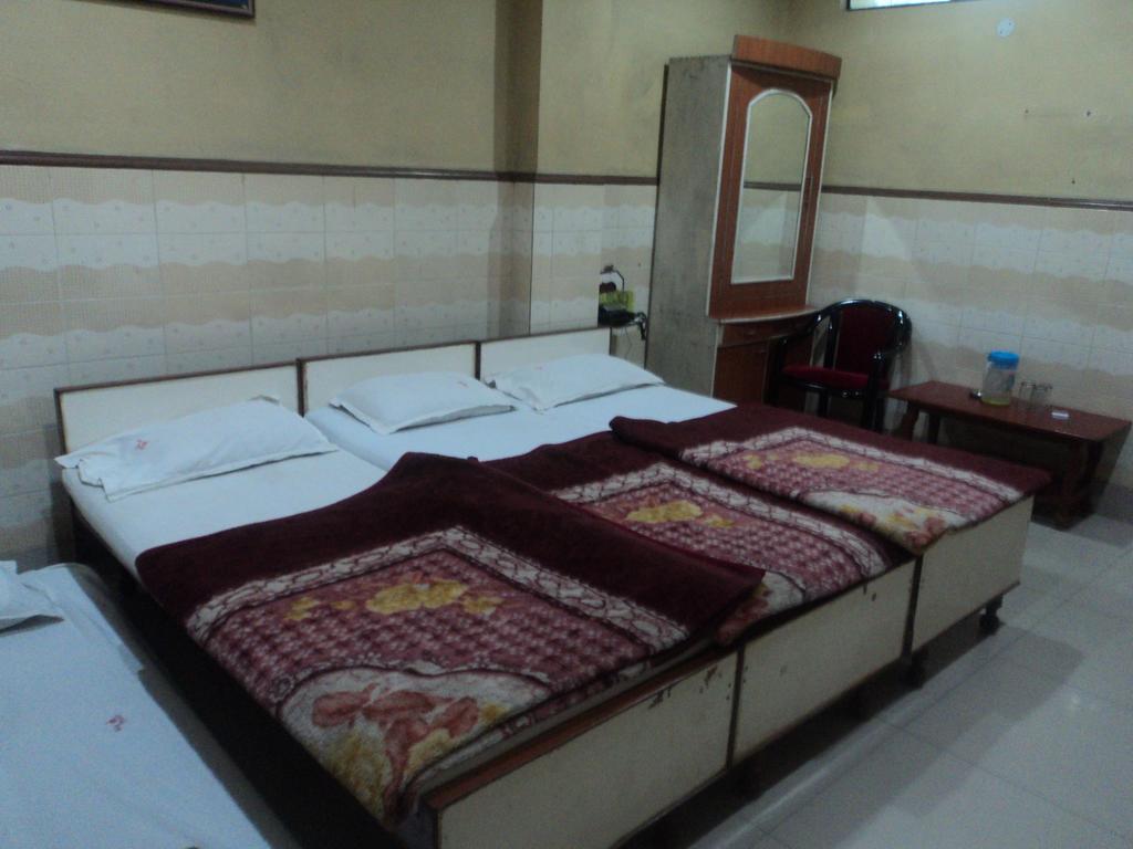 Hotel Jyoti Varanasi Camera foto